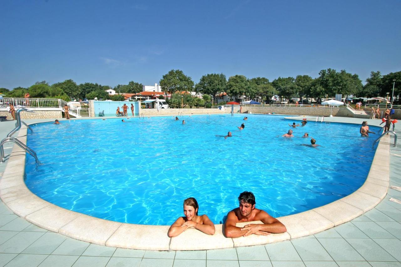 Easyatent Fkk Safari Tent Ulika Naturist - Clothes Free Porec Luaran gambar